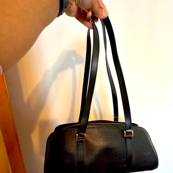 Genuine black Louis Vuitton!!! make me an offer - Picture 1 of 3